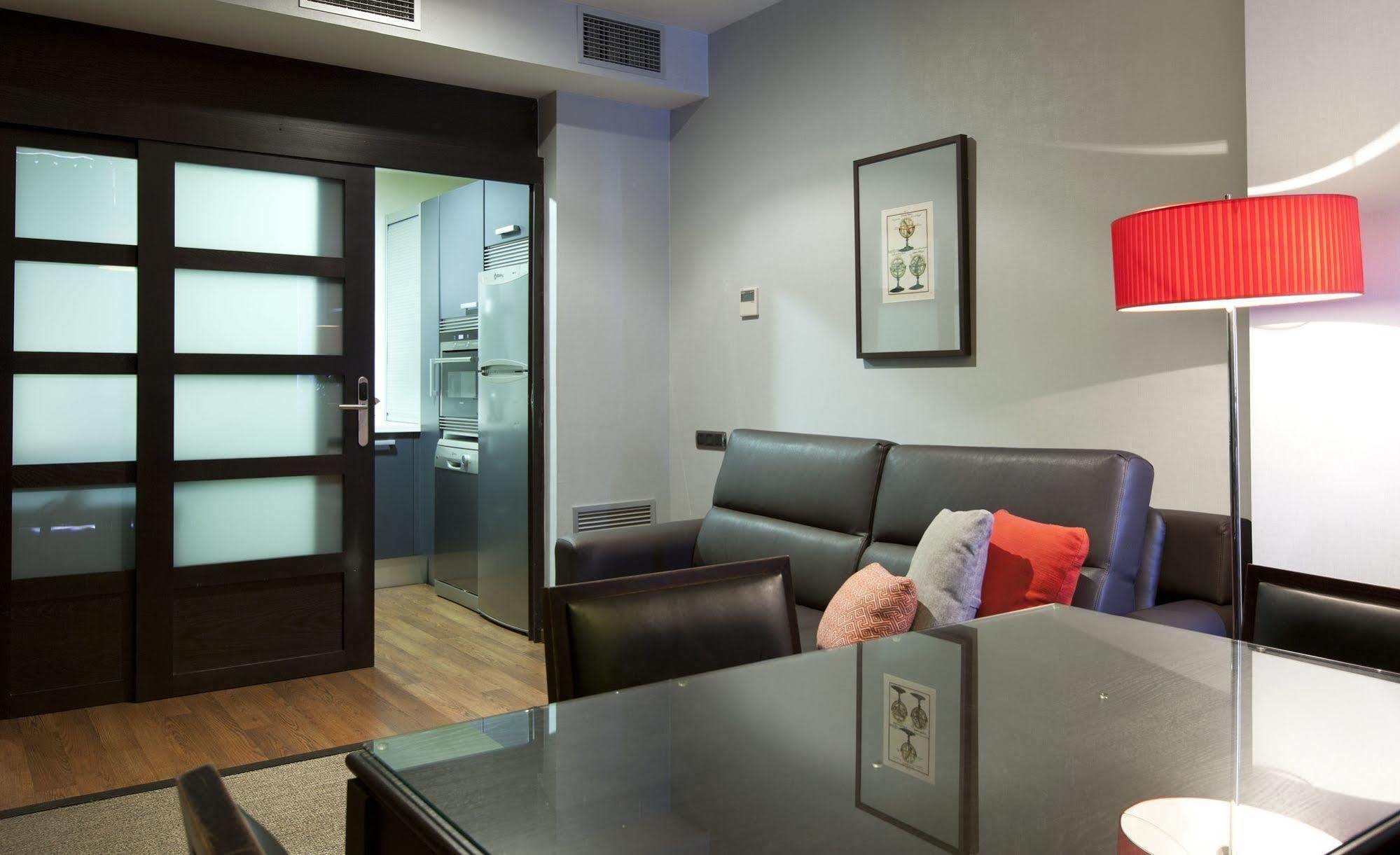 Suites Center Barcelona Bagian luar foto