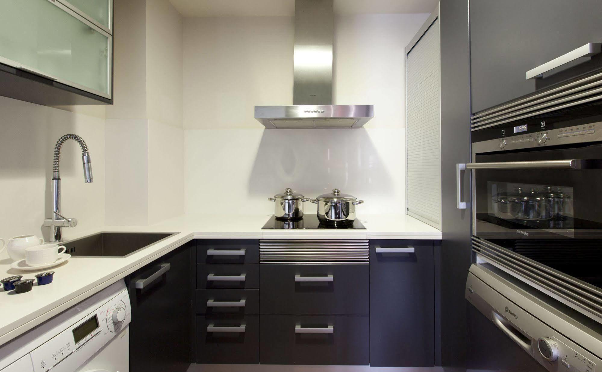 Suites Center Barcelona Bagian luar foto
