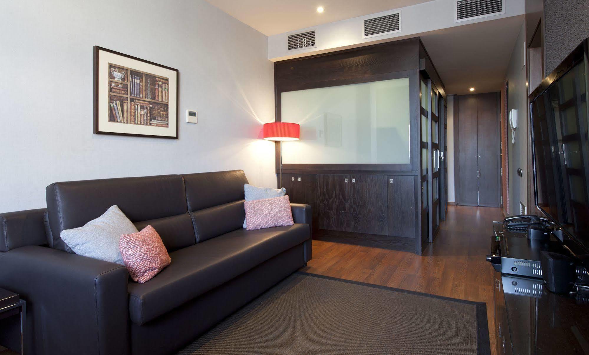 Suites Center Barcelona Bagian luar foto